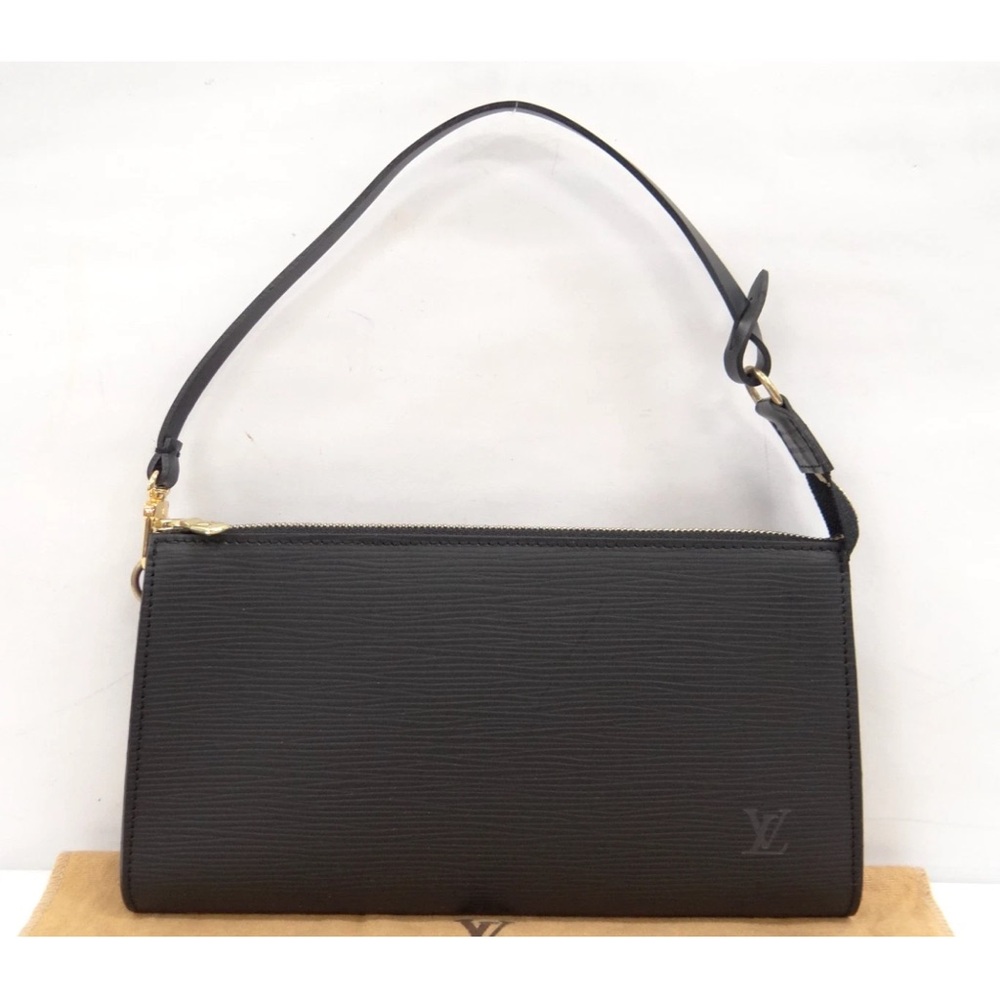 Louis Vuitton Epi Pochette Accessoires – Black Excellent Pre-Owned